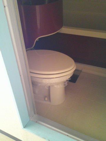 大阪市中央区材木町の賃貸マンションのトイレ