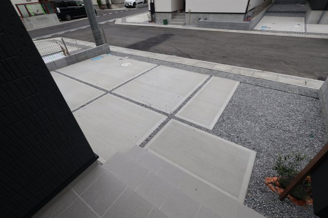 《仲介手数料無料》上尾市大字大谷本郷102-4新築一戸建てグラファーレの駐車場