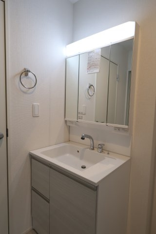 《仲介手数料無料》上尾市大字大谷本郷102-4新築一戸建てグラファーレのランドリースペース