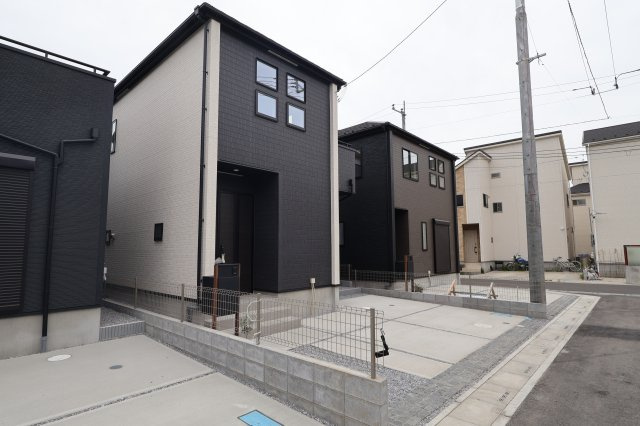 《仲介手数料無料》上尾市大字大谷本郷102-4新築一戸建てグラファーレの外観