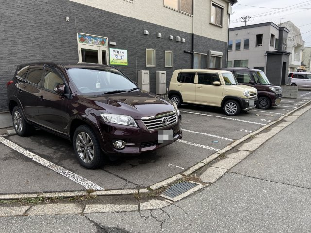 若葉アイの駐車場