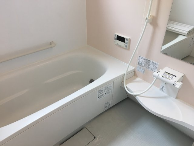 若葉アイの浴室