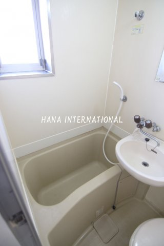 ローズアパートR6の浴室