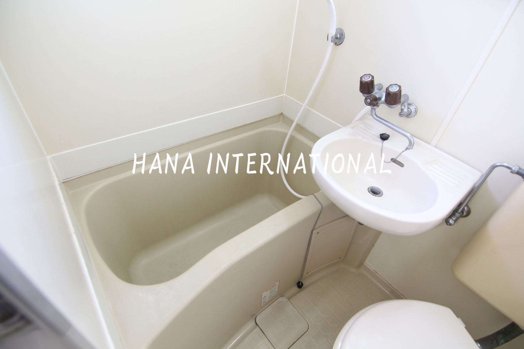 ローズアパートR6の浴室