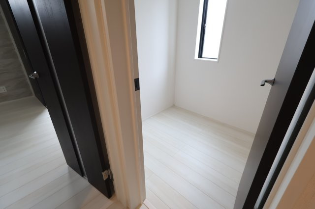 《仲介手数料無料》上尾市大字大谷本郷102-4新築一戸建てグラファーレの収納|1F 納戸