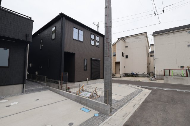《仲介手数料無料》上尾市大字大谷本郷102-4新築一戸建てグラファーレの外観