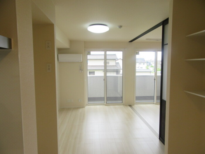 D-square牟呂町の居間・リビング