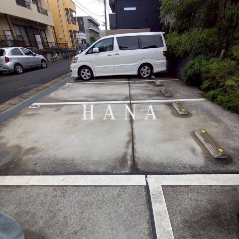 マリンルージュ浦安の駐車場