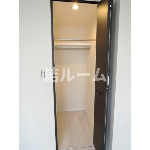 新宿区新宿６丁目の賃貸マンションの収納