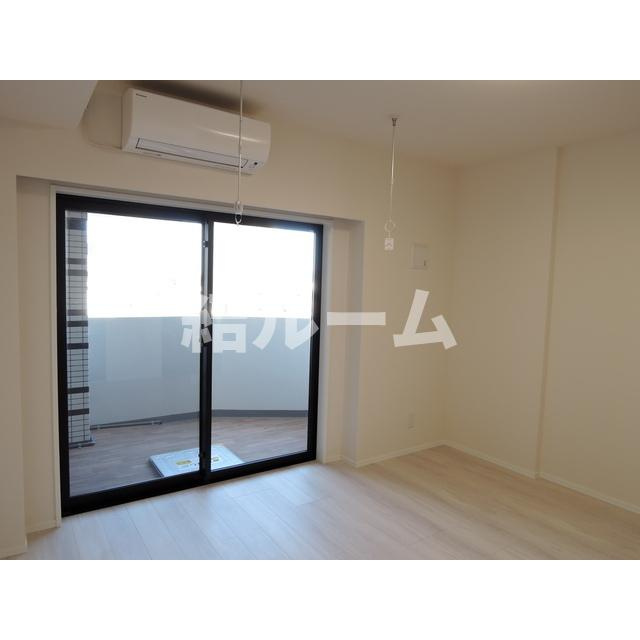 新宿区新宿６丁目の賃貸マンションの居間・リビング