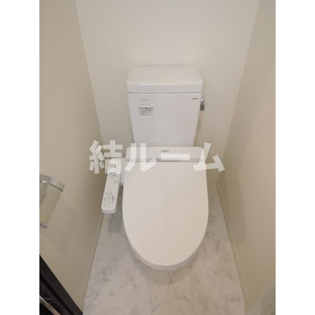 新宿区新宿６丁目の賃貸マンションのトイレ