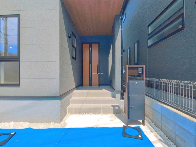 ふじみ野市元福岡１丁目の新築一戸建の玄関