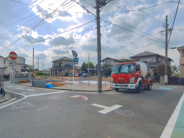 ふじみ野市元福岡１丁目の新築一戸建の前面道路含む現地写真