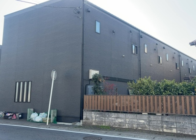 【外観】 | ガレージハウスＬｉｌｌ（ライル）相模原　Ｂ棟 | 家を建てる前提で土地を探している場合、地盤の丈夫さは譲れない条件の一つです。地盤が脆弱だと追加工事が必要となります。また、過去に地盤沈下や液状化現象を起こした土地は、できるだけ避けた方がいいでしょう。