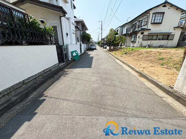 新築戸建　茅ヶ崎市高田3丁目の前面道路含む現地写真