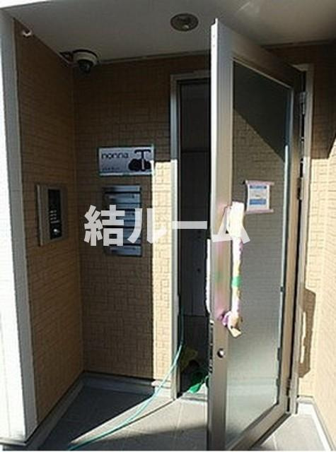 豊島区高松２丁目のアパートのエントランス
