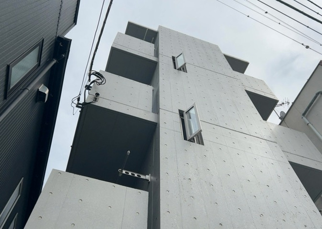 【外観】 | オーバルコート町田中町 | 土地の面積＝住宅面積ではありません。建ぺい率の問題などで、土地のある場所によって住宅を建てられる面積は限られています。高さもしかり、「土地」という言葉の中には、建築条件も含まれると考えておきましょう。