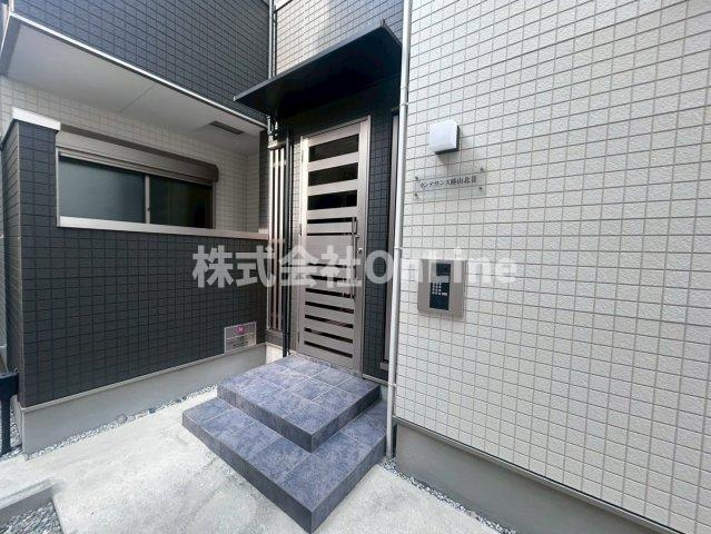 カンテサンス勝山北Ⅱのエントランス