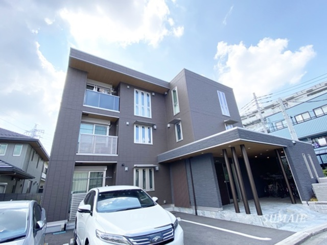 インペリアルヒルズの外観|3階建てアパート！