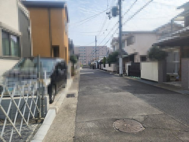 神戸市垂水区泉が丘　新築戸建ての前面道路含む現地写真