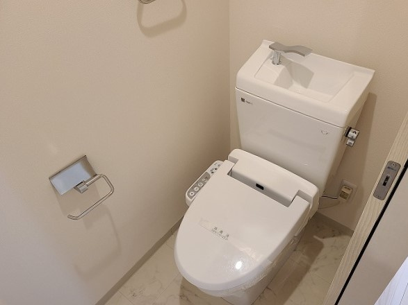 板橋区赤塚２丁目の賃貸マンションのトイレ