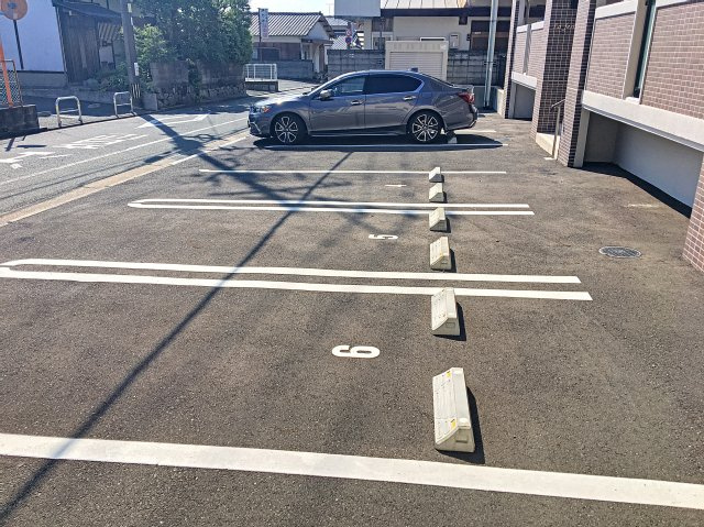 宗像市赤間４丁目の賃貸マンションの駐車場