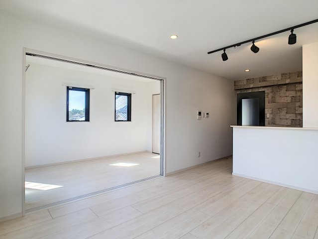 宗像市赤間４丁目の賃貸マンションの居間・リビング