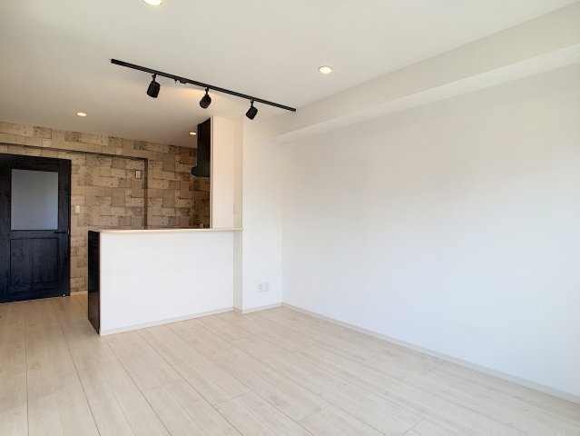 宗像市赤間４丁目の賃貸マンションの居間・リビング