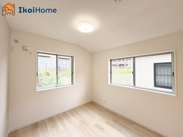 神戸市西区玉津町二ツ屋　中古戸建の子供部屋|【ホームページに現地動画掲載中】●年中無休：当日予約可●二面採光で明るいお部屋になります！