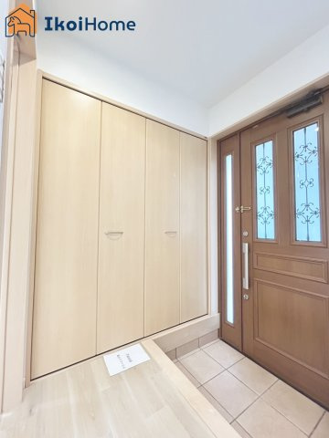 神戸市西区玉津町二ツ屋　中古戸建の玄関|【ホームページに現地動画掲載中】●年中無休：当日予約可●靴を沢山収納できるシューズボックスを完備！