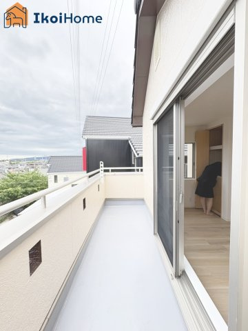 神戸市西区玉津町二ツ屋　中古戸建のバルコニー|【ホームページに現地動画掲載中】●年中無休：当日予約可●バルコニー広く、高台で陽当たり良好です。