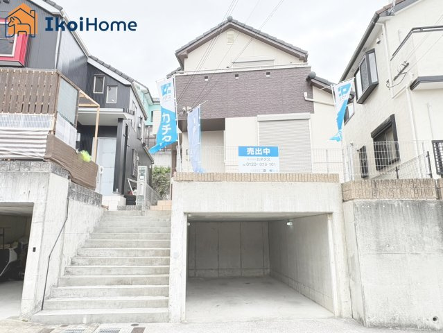 神戸市西区玉津町二ツ屋　中古戸建のエントランス|【ホームページに現地動画掲載中】●年中無休：当日予約可●建物前にはガーデニングスペースもあります！