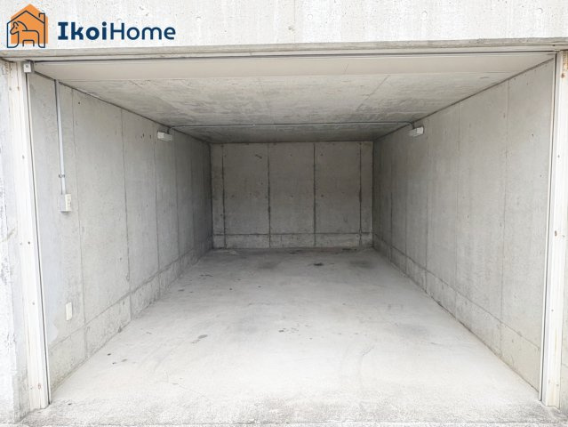 神戸市西区玉津町二ツ屋　中古戸建の駐車場|【ホームページに現地動画掲載中】●年中無休：当日予約可●堀込車庫ですので、雨雪も安新です！大型車OK
