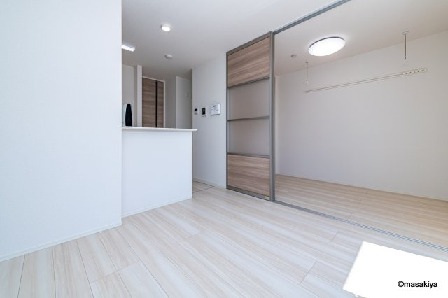 ピースヒルズの居間・リビング|写真は同じ大和ハウスの近い間取りの物です。参考にご覧下さい。