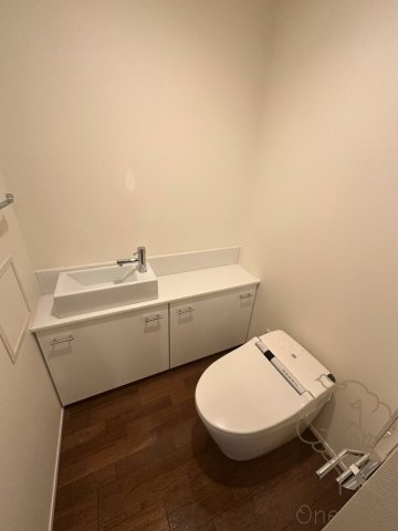 CHASKA CHAYAMACHI RESIDENCEのトイレ
