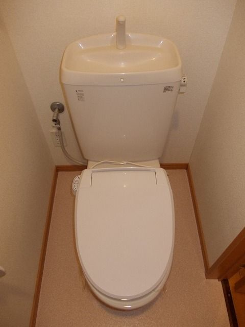 ヴェルデムーロのトイレ
