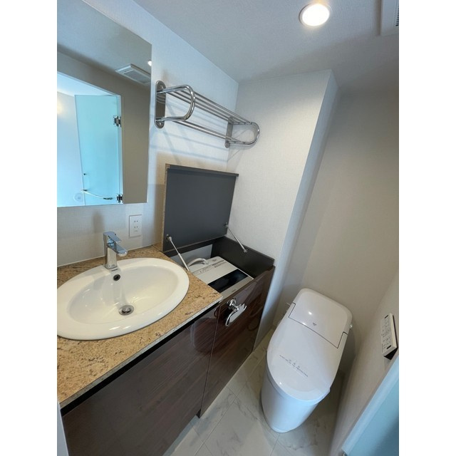 ルネサンスコート千駄ヶ谷SOUTHの洗面所|忙しい朝には欠かせない洗面所です