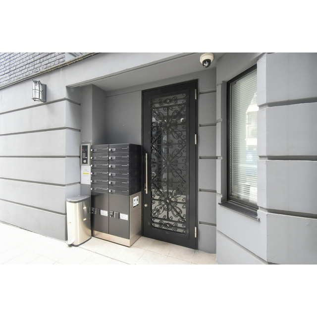 ルネサンスコート千駄ヶ谷SOUTHのエントランス|ゆとりのあるエントランスです