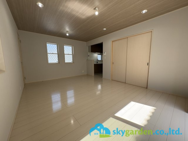茅ヶ崎市松尾３期　中古戸建　全１棟の居間・リビング