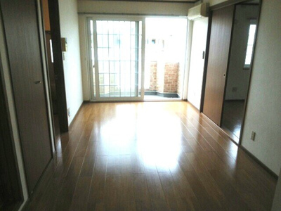 【居間・リビング】 | グリ－ンＹ・Ⅳ | ゆったりとしたリビングです