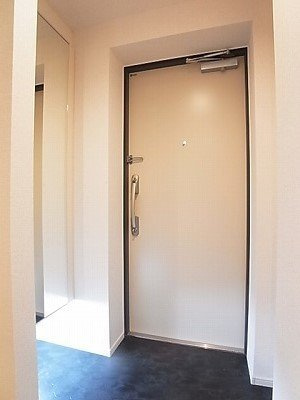 オレンティアの玄関