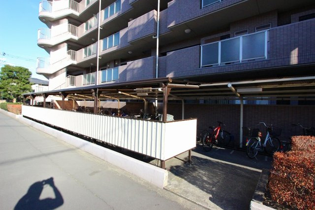 ライオンズマンション三郷早稲田公園の駐輪場|駐輪場です