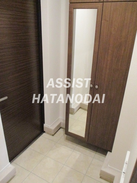 ヴェルデブレッツア等々力の玄関