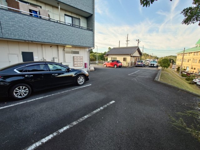 レインボーハイツの駐車場