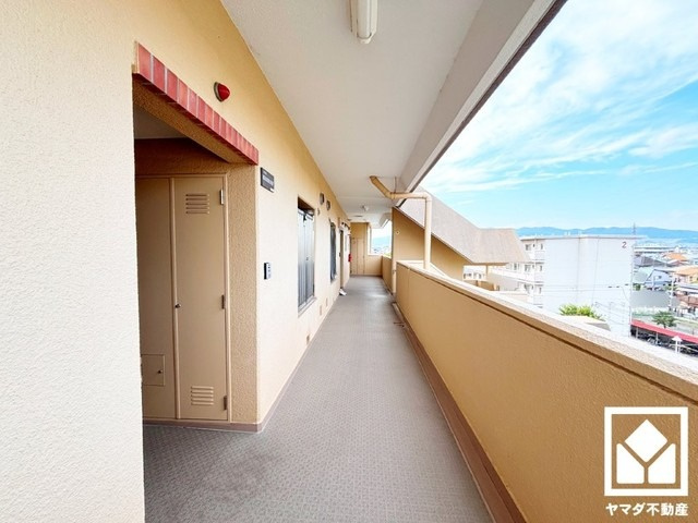 尼崎塚口西住宅のその他共用部分|全居室にクローゼットがございますので、お部屋の広さを最大限に活用できます。