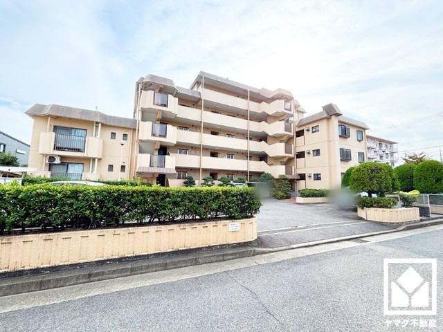 尼崎塚口西住宅の外観|様々な住まいのお悩みもご相談ください。