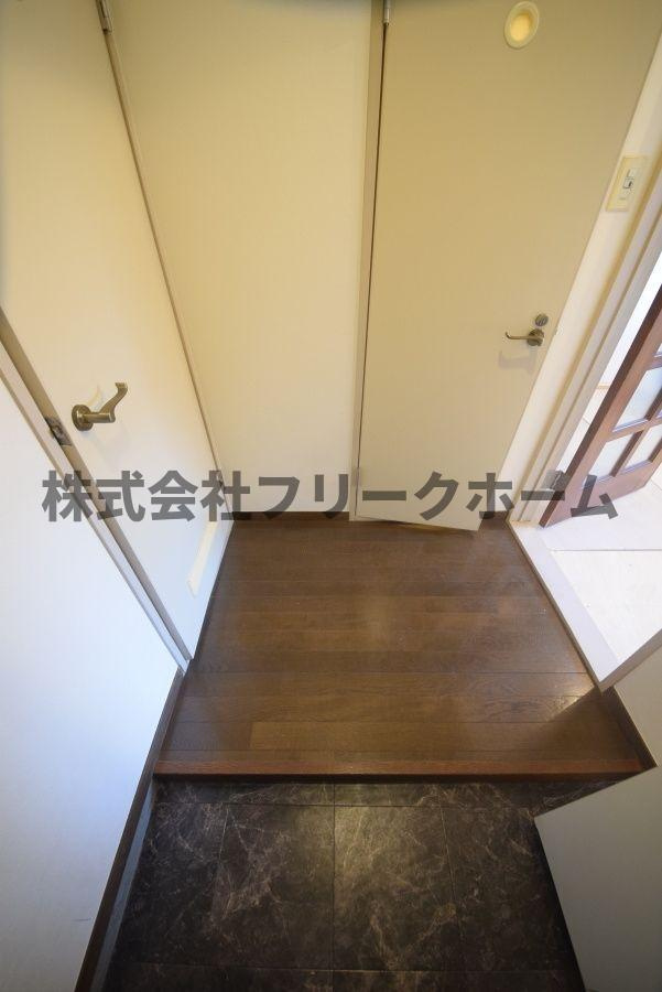 小金井市緑町５丁目の賃貸マンションの玄関