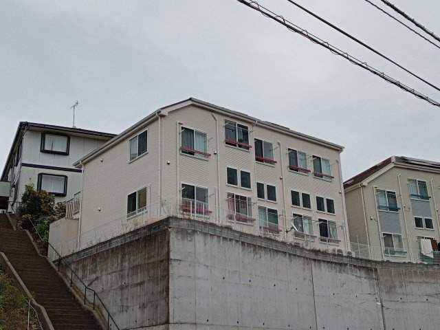 川崎市多摩区西生田３丁目のアパート