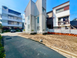 【前面道路含む現地写真】 | 南庄町１丁　新築一戸建 | ４ＬＤＫのゆとりのある間取りですので、子供部屋や趣味のお部屋も作れますね♪ 資料請求だけでもお気軽にお問い合わせください！