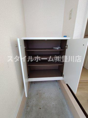 ゲートサイドの収納